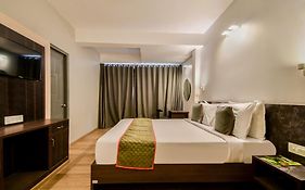 Hotel O Luxurs